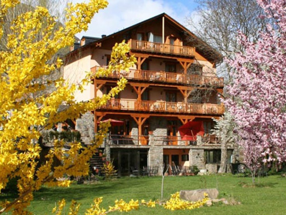 allotjaments-hotel-estanys-blaus
